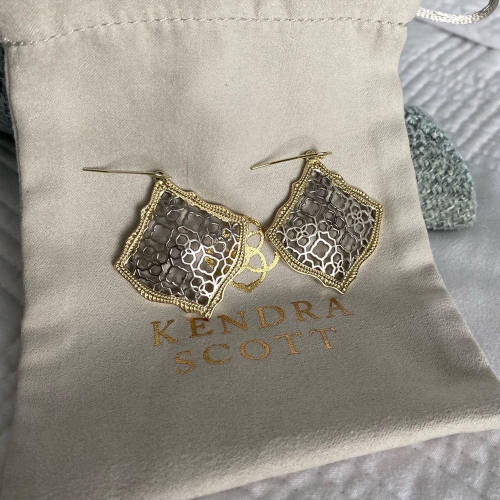 💕Kendra Scott Kristen Earrings in Silver & Gold